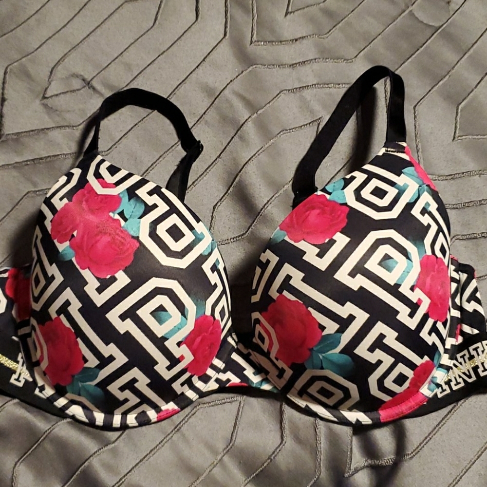 Victoria's secret pink nation bra